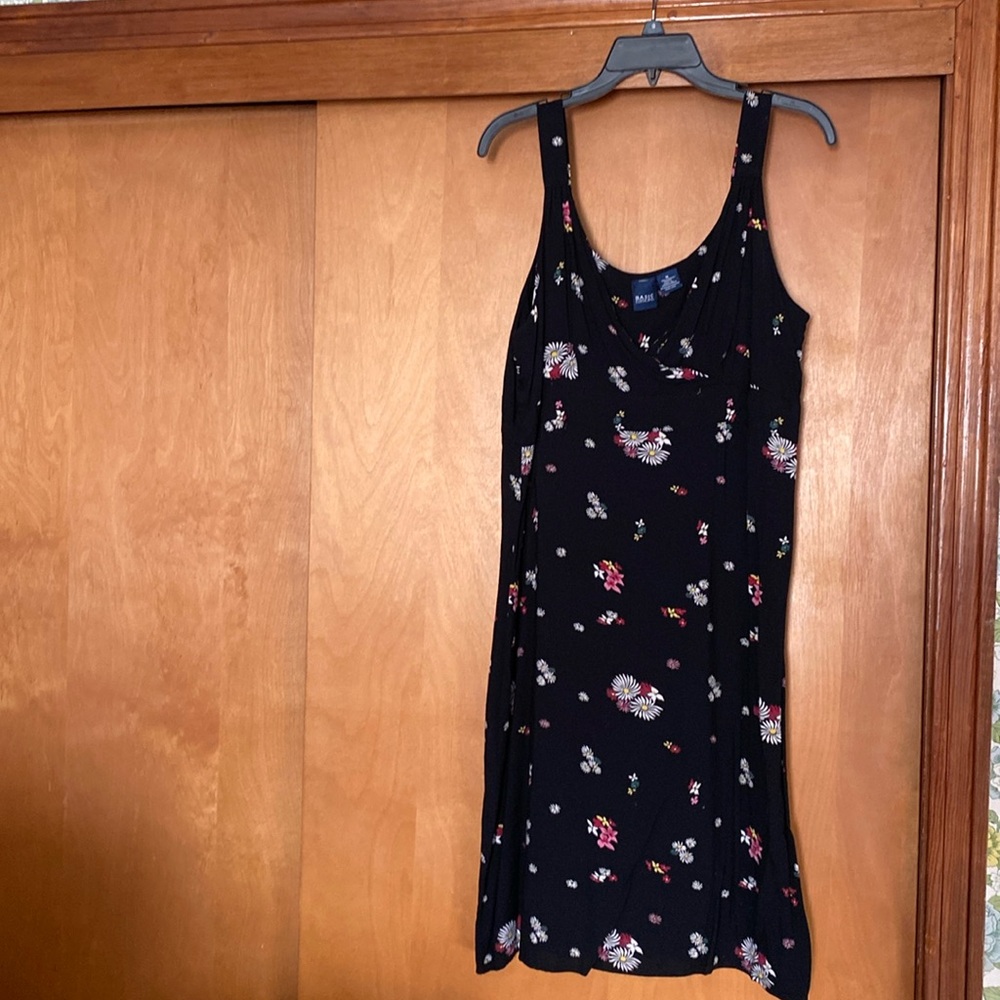 Basic edition, summer dress size 16 black with flowers. Worn twice